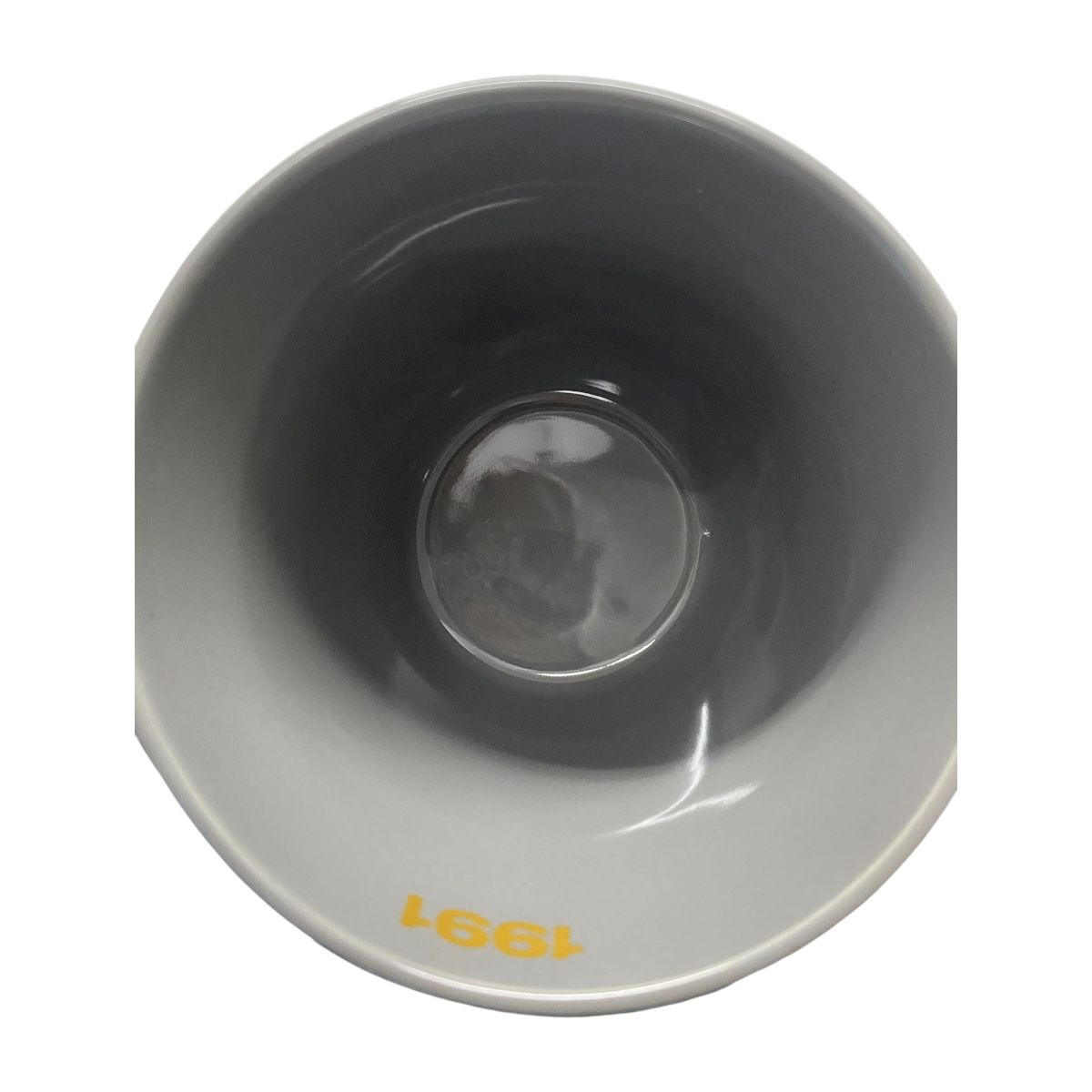 Tazón Colo Colo Copa Libertadores 1991 de 880 ml en cerámica negra con nombres de los campeones del 91. Ideal para coleccionistas y fanáticos del Eterno Campeón.